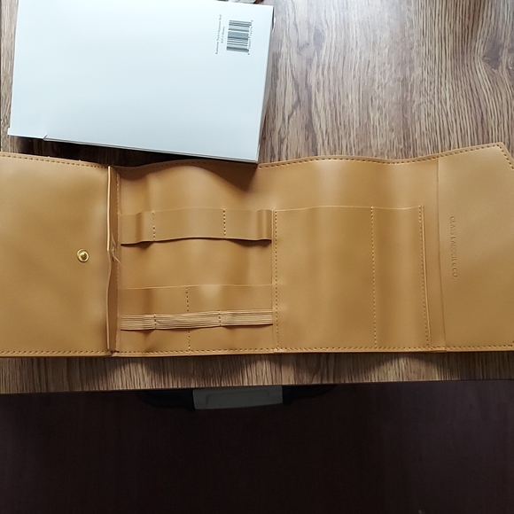 Tech Organizer - Picture 4 of 4